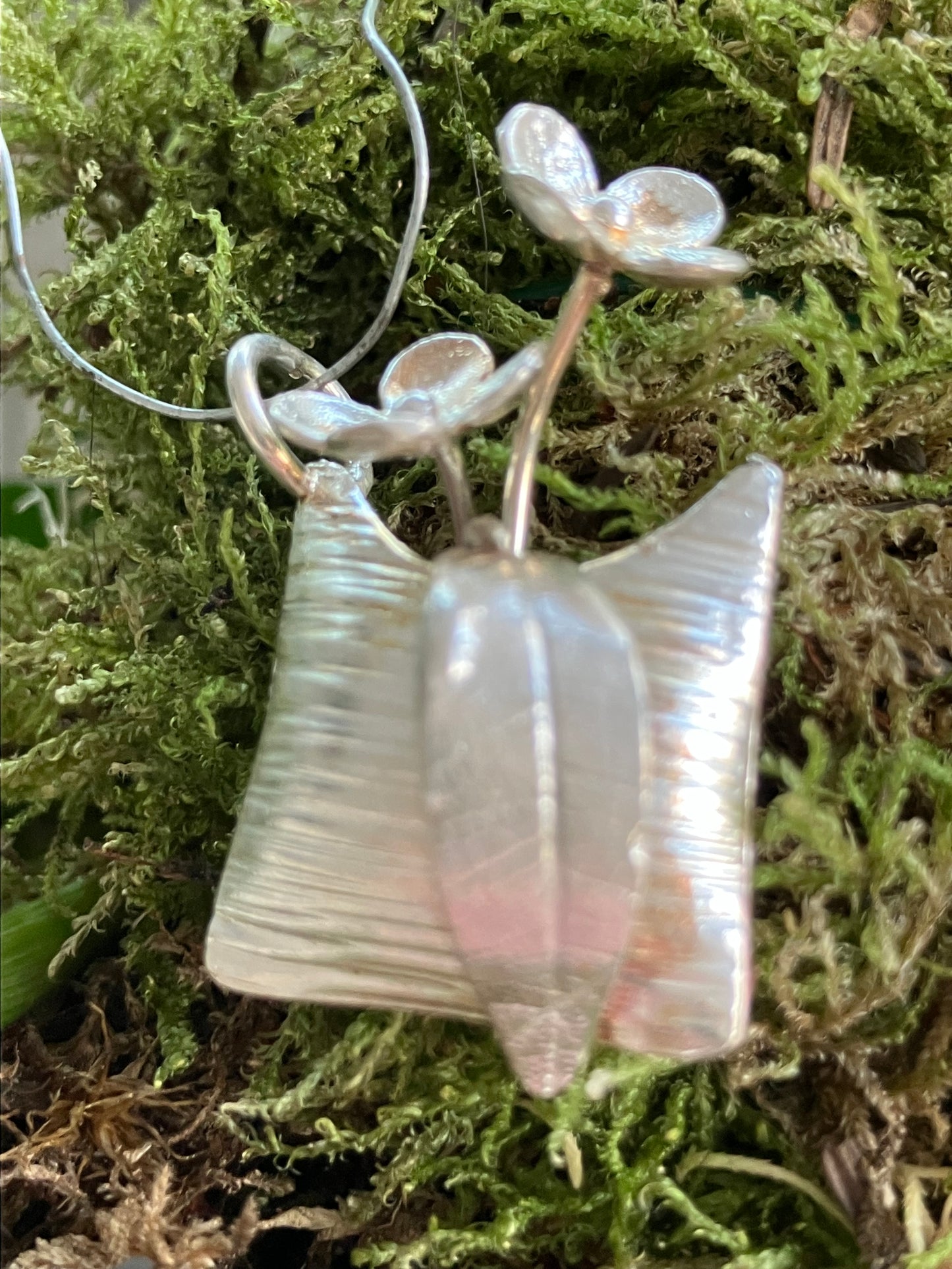 Silver Flower & Leaf Vase Pendant