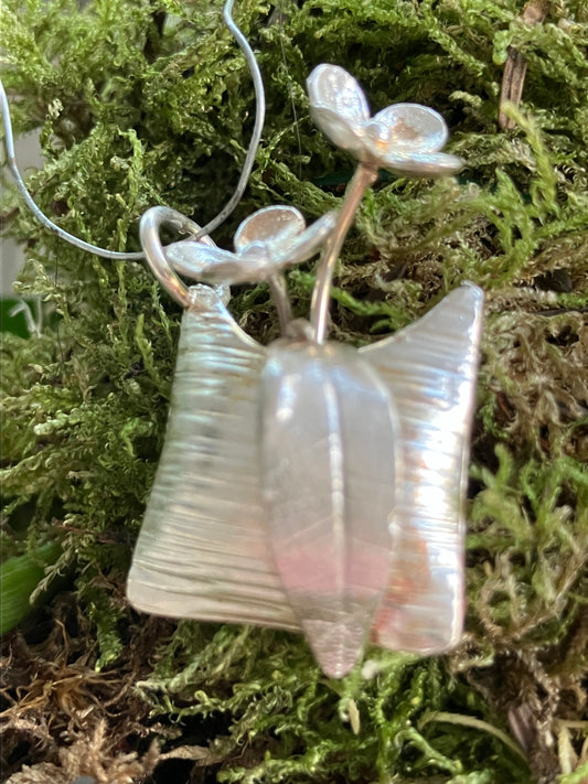Silver Flower & Leaf Vase Pendant