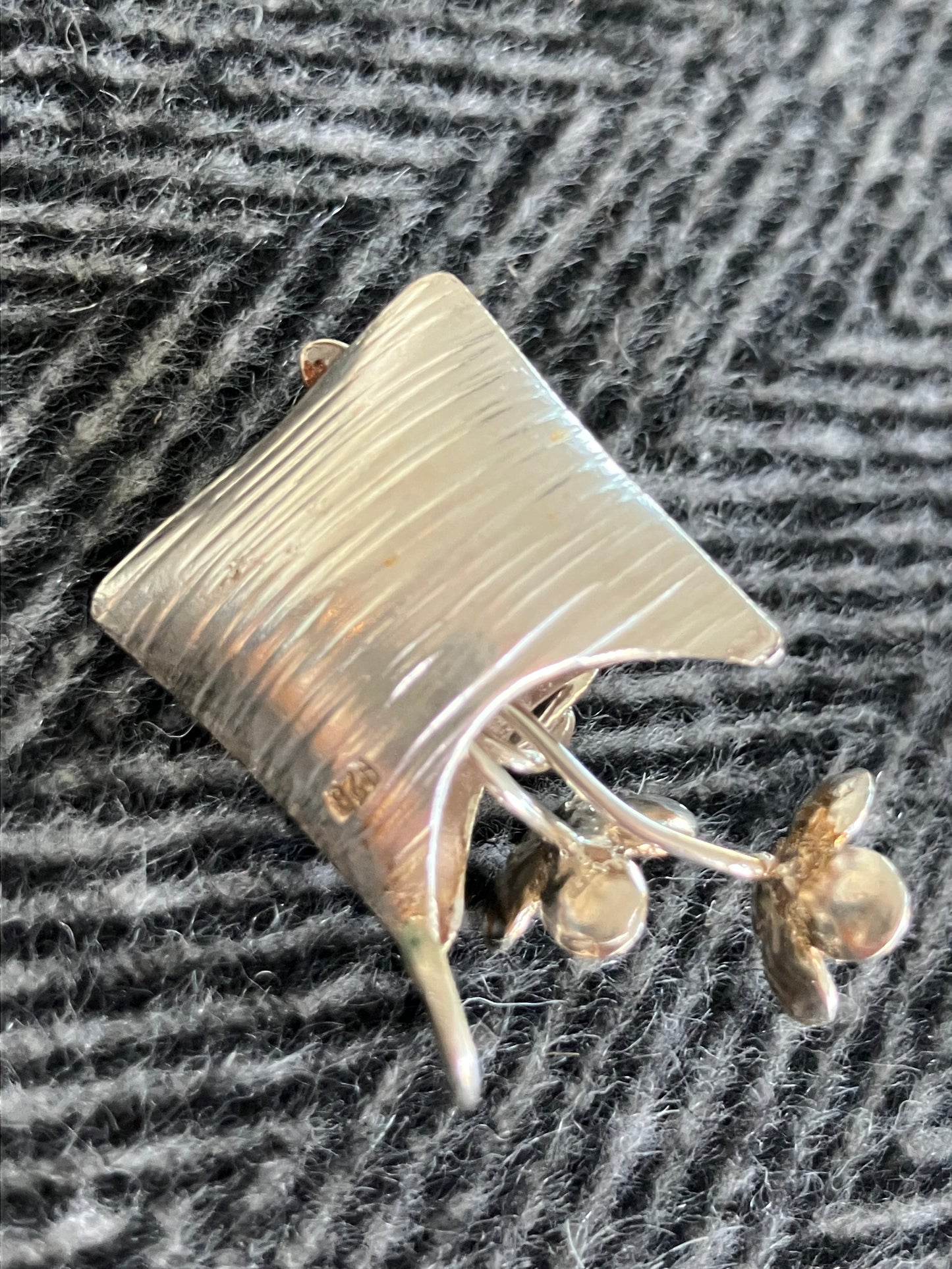 Silver Flower & Leaf Vase Pendant