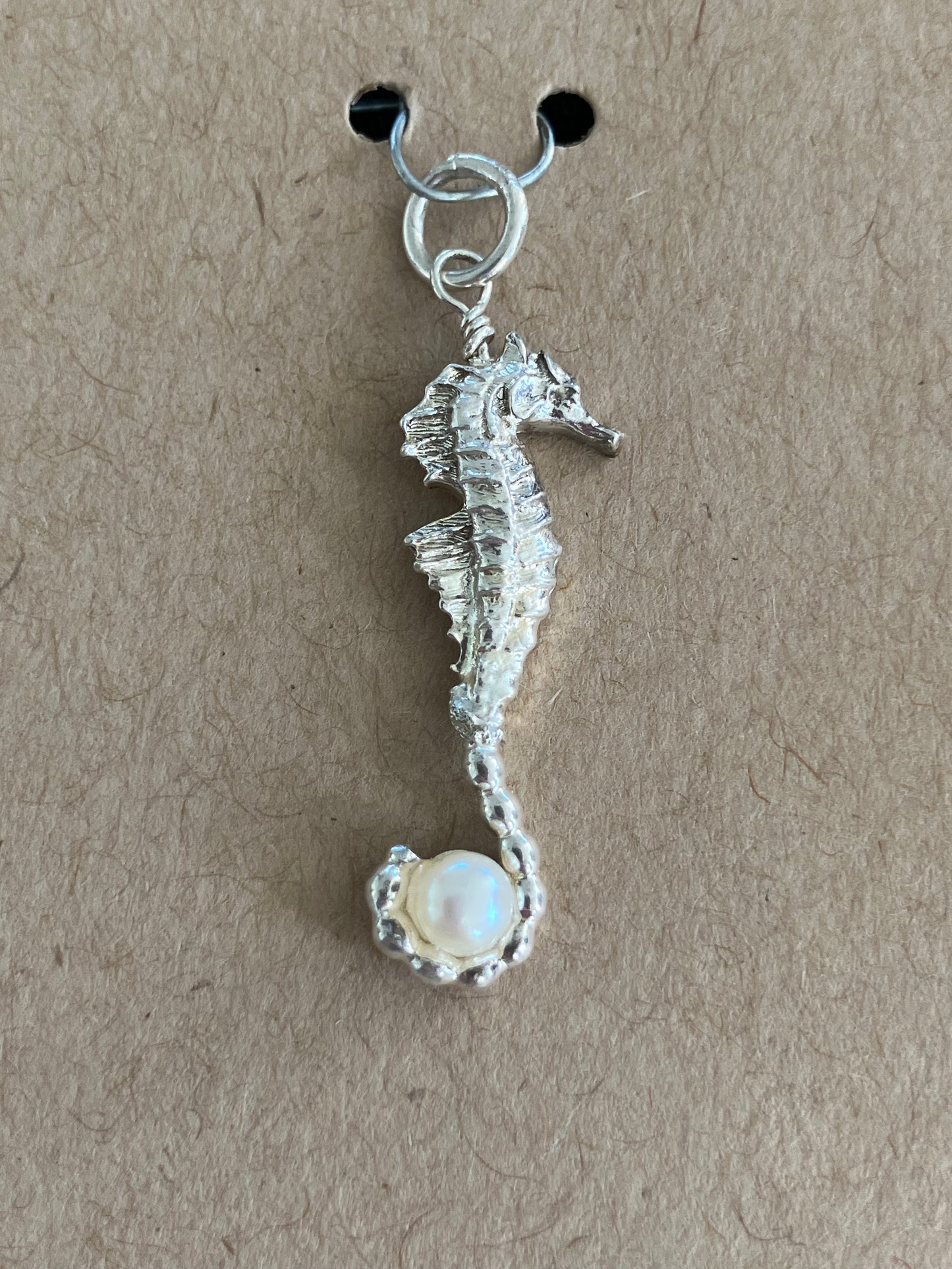 Silver Seahorse pendant with fixed pearl