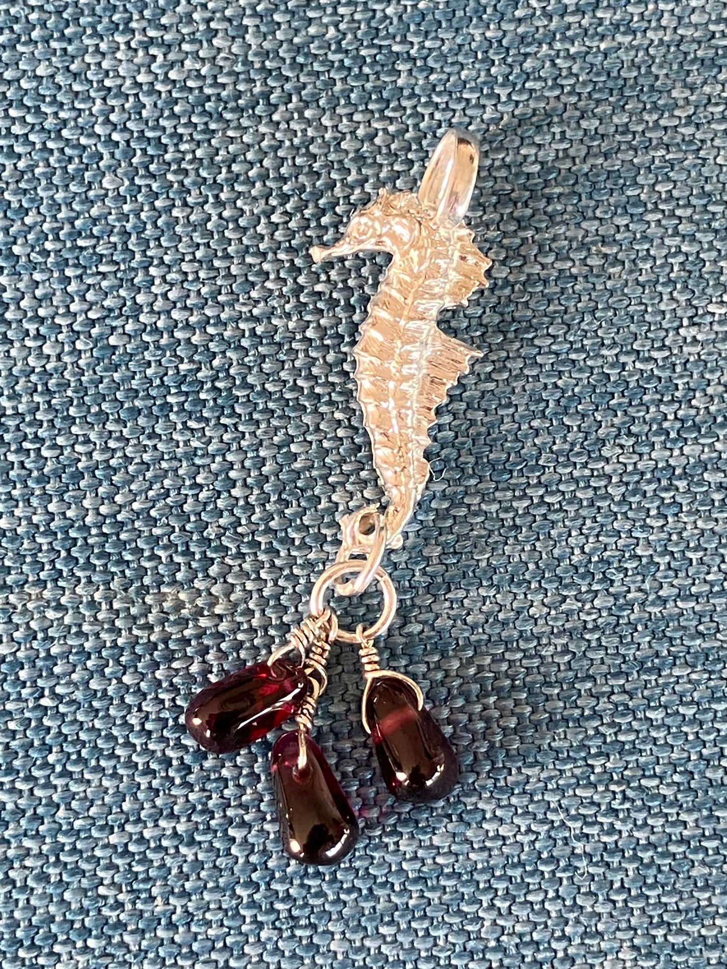 Silver Seahorse pendant with 3 garnet dangle