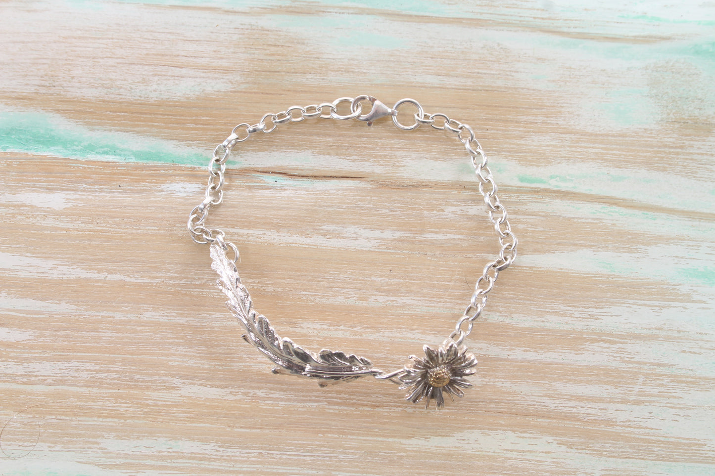 Daisy bracelet