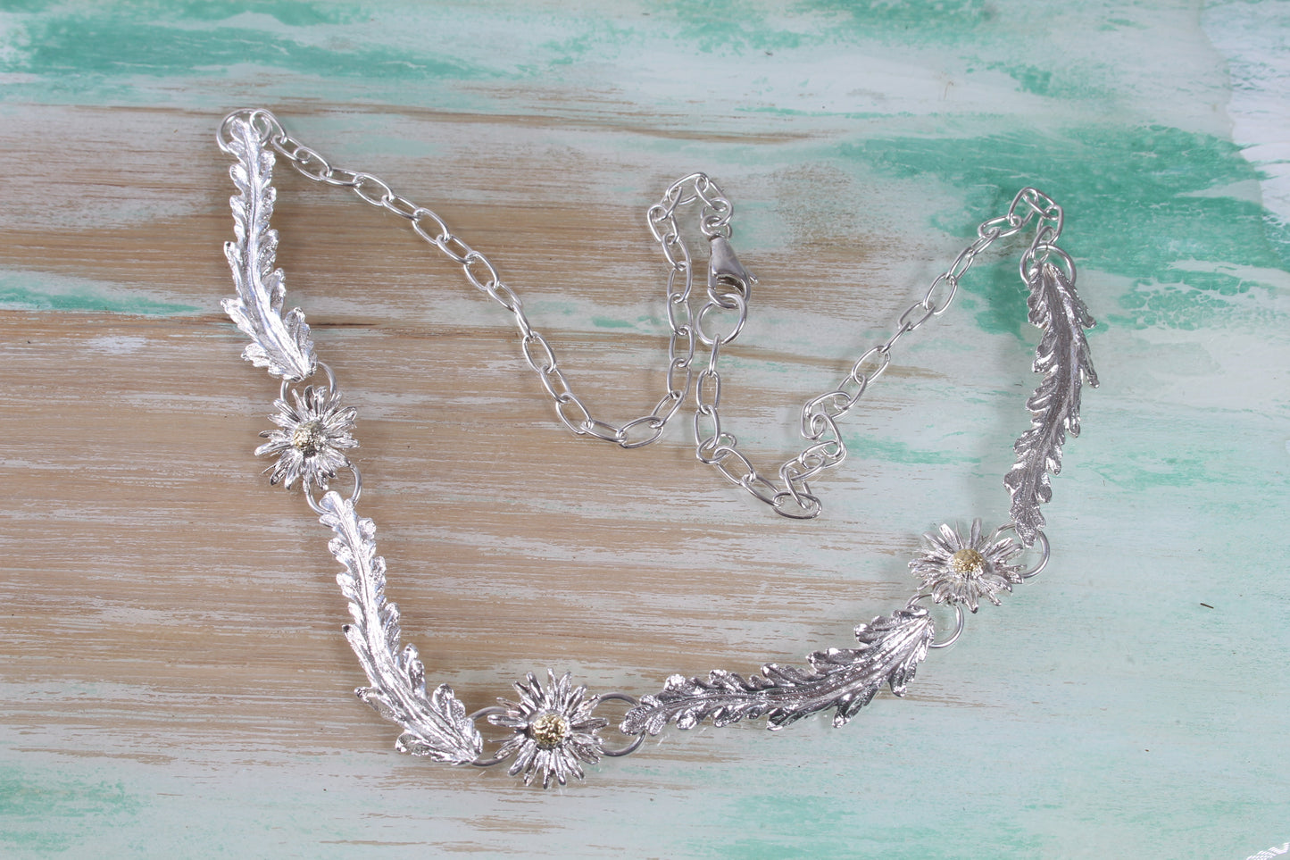 Daisy and leaf necklace