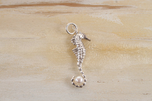 Silver Seahorse pendant with fixed pearl